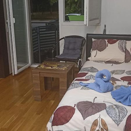 Wonderful Studio Apartment In Skopje Center Exterior foto