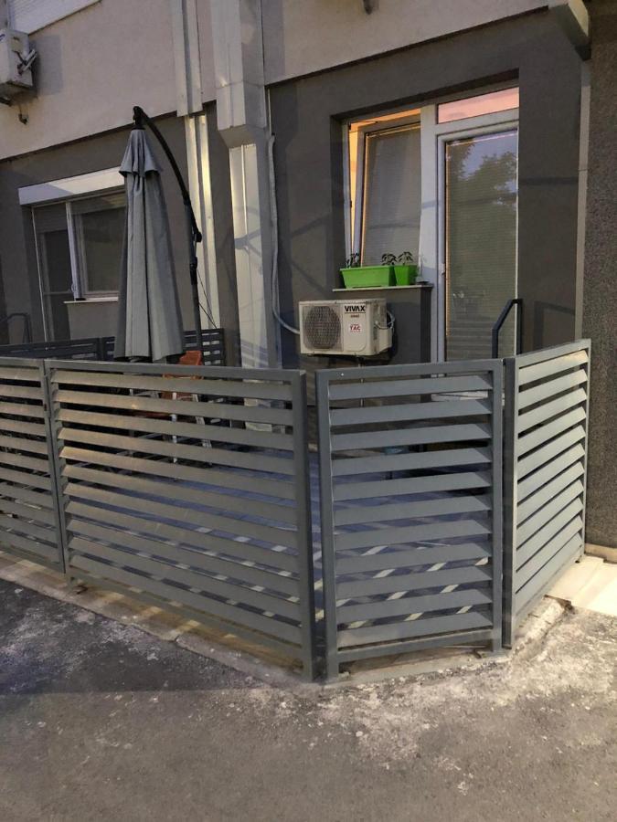 Wonderful Studio Apartment In Skopje Center Exterior foto